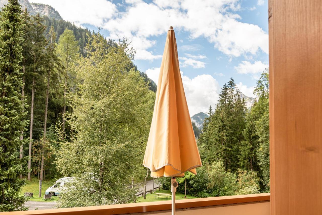 Typically Swiss Hotel Ermitage Kandersteg Εξωτερικό φωτογραφία